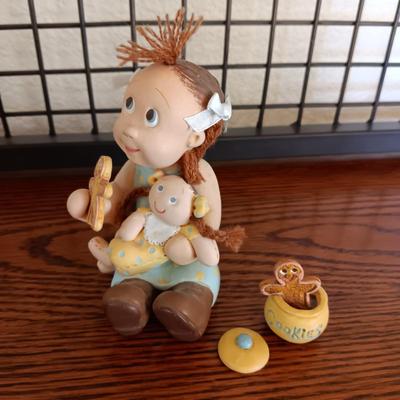 COLLECTIBLE FIGURINES