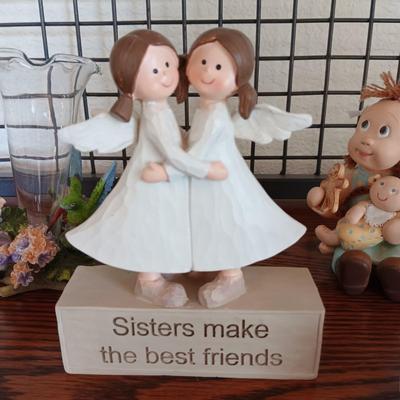 COLLECTIBLE FIGURINES