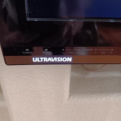 50" HITACHI ULTRAVISION TV WITH REMOTE AND WALL MOUNT