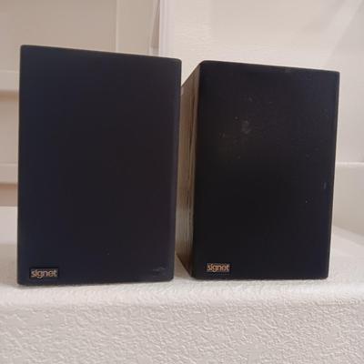SIGNET SURROUND SOUND SPEAKERS AND MILLER & KREISEL SUBWOOFER