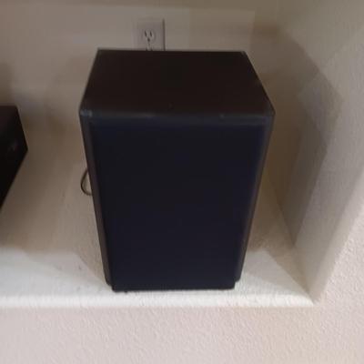 SIGNET SURROUND SOUND SPEAKERS AND MILLER & KREISEL SUBWOOFER