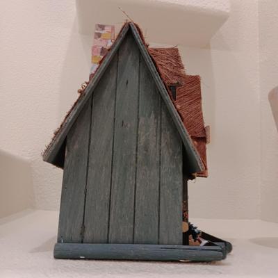 WOODEN BIRDHOUSE AND A CERAMIC VASE