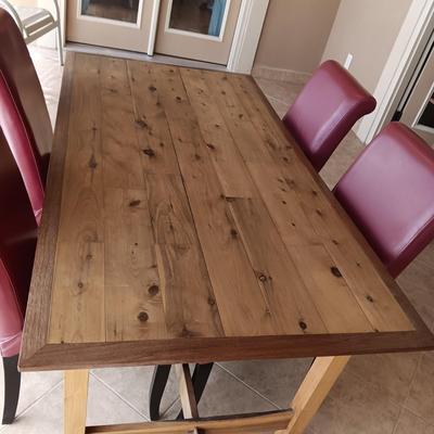 KNOTTY RUSTIC WOODEN TABLE WITH 4 VINYL COVERED CHAIRS
