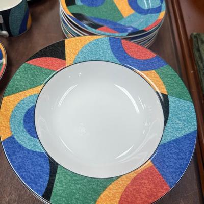 Sale Photo Thumbnail #111: 8 bowls 
8 salad plates 
7 dinner plates 
8 cups and saucers