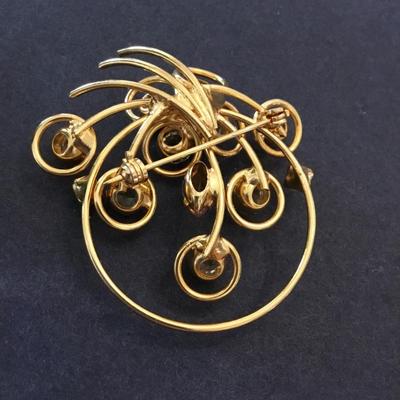 Gorgeous, vintage, crystal rhinestone, gold toned, excellent condition brooch