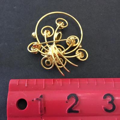 Gorgeous, vintage, crystal rhinestone, gold toned, excellent condition brooch
