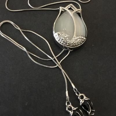 Vintage Tulip slider necklace very beautiful, silver toned