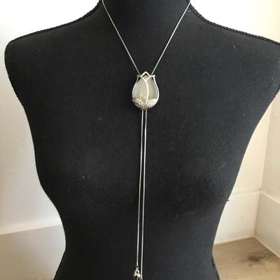 Vintage Tulip slider necklace very beautiful, silver toned