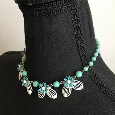 Duane 1950s vintage turquoise and white enamel flower, choker style necklace
