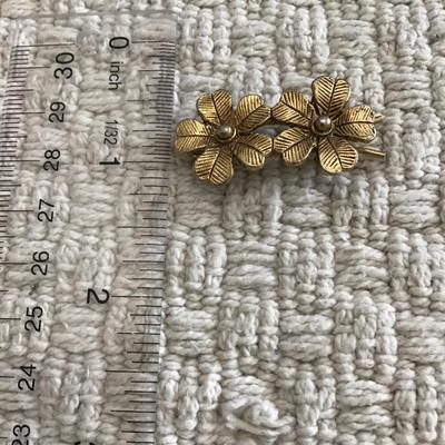 Cute vintage flower hair clip