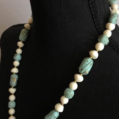 Beautiful vintage cream and turquoise gold flaked beaded necklace. Very nice very beautiful.
