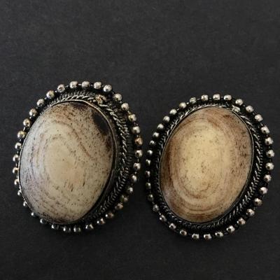 Beautiful vintage Silvertone chunky semi precious clip on earrings