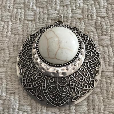 Big chunky fashion pendant with faux stone