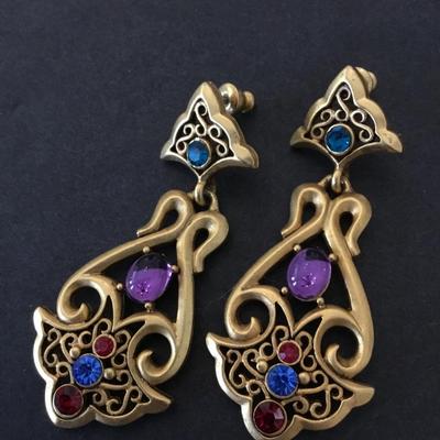 Vintage Beautiful, dangle earrings