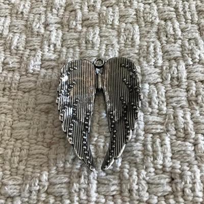 Beautiful wings pendant