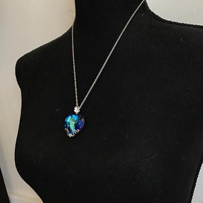 Lauren Conrad mom heart blue faceted glass pendant silver necklace