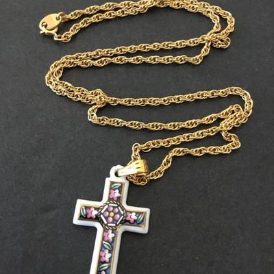 Vintage Avon porcelain cross necklace and gold tone chain necklace. Very beautiful very nice.