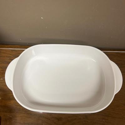 Nice White Corning ware Baking Dish