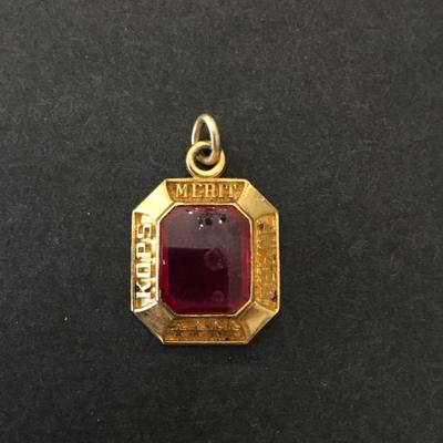 Vintage art, deco, pink faux gemstone pendant