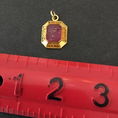 Vintage art, deco, pink faux gemstone pendant