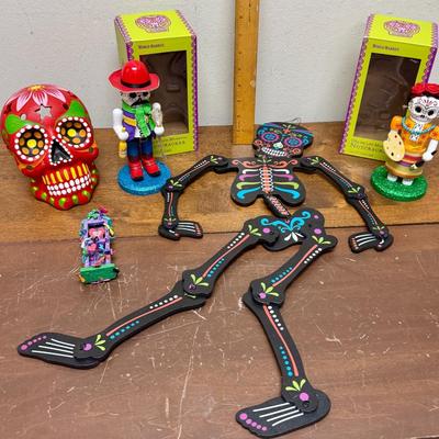 Halloween Day of the Dead Dia De Los Muertos Nutcraackers Skelton, Skull, and house figurine