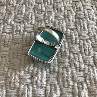 Pretty green malachite gemstone 925 ring