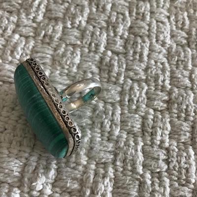 Pretty green malachite gemstone 925 ring