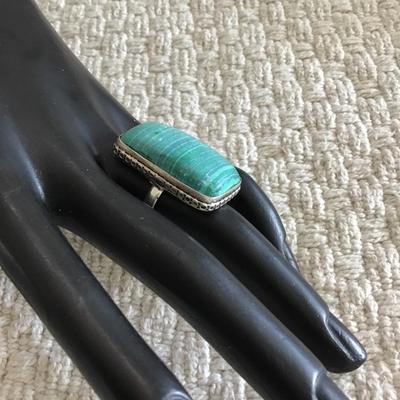 Pretty green malachite gemstone 925 ring