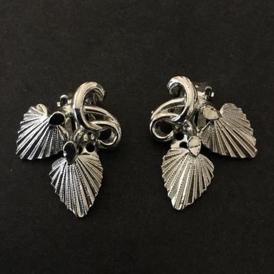 Vintage Silver chrome clip on earrings