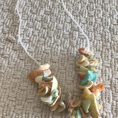 Pretty multicolor Shell Necklace