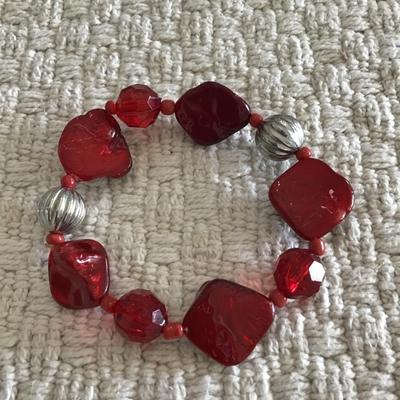 Pretty red beaded stretch bracelet