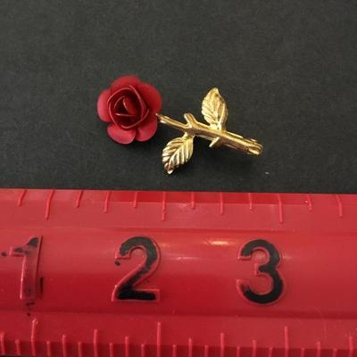 Vintage rose pin / brooch