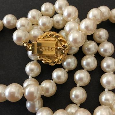 Beautiful vintage, Talbots faux pearl, classic elegant necklace