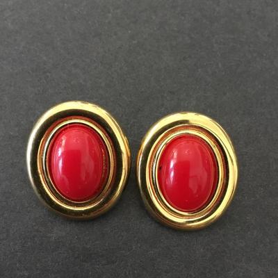 Vintage Monet clip on earrings