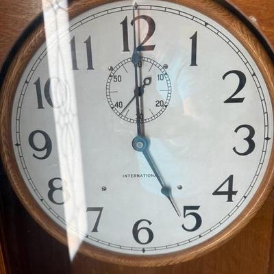 Antique - The International Electric Self Winding Clock