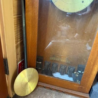 Antique - The International Electric Self Winding Clock