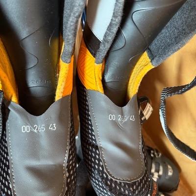 Ski Closet Lot to Incl: Volkl, Soloman, Olin & More...