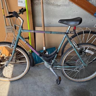 2 Bikes - Motobecane France & Huffy 18 Speed