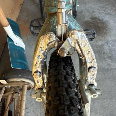 2 Bikes - Motobecane France & Huffy 18 Speed