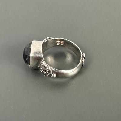 Lot 3: Sterling Silver Ring - 6g / Ring Size 5.5