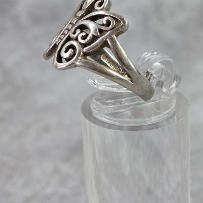 Lot 4: Sterling Silver Ring - 4g / Ring Size: 6.5