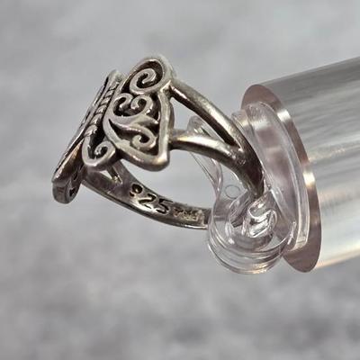 Lot 4: Sterling Silver Ring - 4g / Ring Size: 6.5