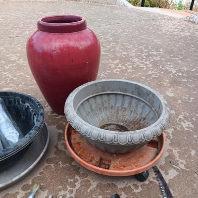 GARDEN TOOLS AND FLOWER POTS