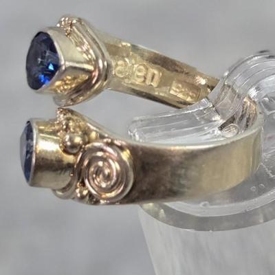 Lot 5: Sterling Silver Ring with Stones - 5g / Ring Size: 6.5