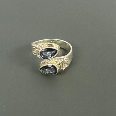 Lot 5: Sterling Silver Ring with Stones - 5g / Ring Size: 6.5