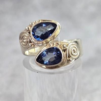 Lot 5: Sterling Silver Ring with Stones - 5g / Ring Size: 6.5