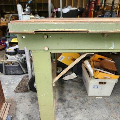 Heavy Duty Work Table on Casters 48x48x37