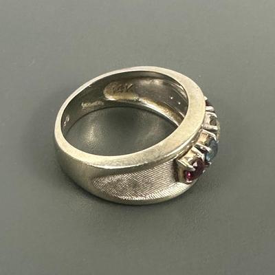 Lot 12: 14k Gold Ring with Stones - 6g / Ring Size: 5.5