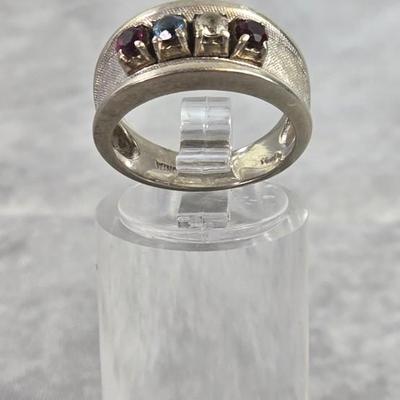 Lot 12: 14k Gold Ring with Stones - 6g / Ring Size: 5.5