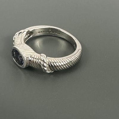 Lot 13: Sterling Silver Ring with Stone - 5g / Ring Size: 7